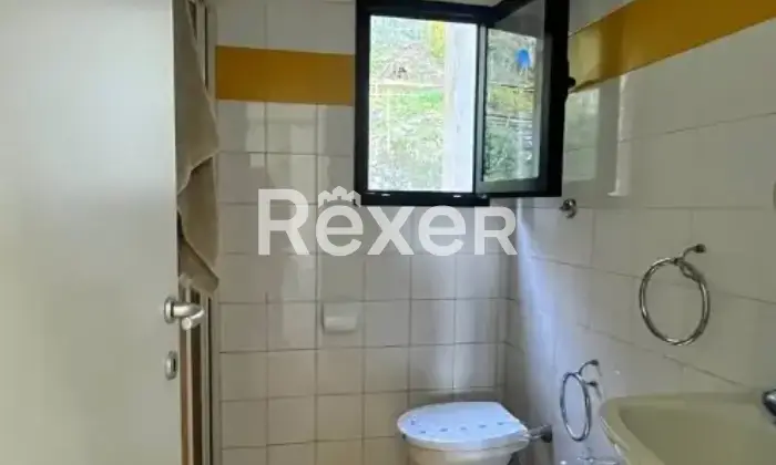 Rexer-Borgo-a-Mozzano-Casa-a-reddito-Altro