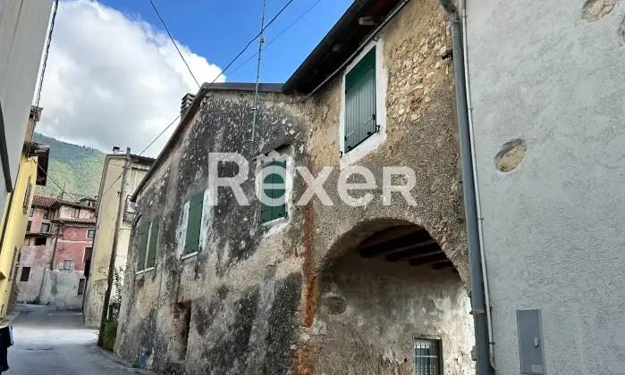 Rexer-Caltrano-Casa-singola-con-giardino-e-locali-accessori-Altro