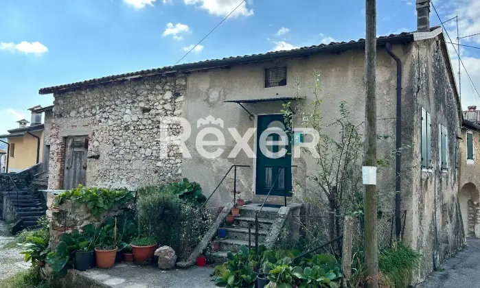 Rexer-Caltrano-Casa-singola-con-giardino-e-locali-accessori-Altro