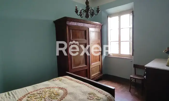 Rexer-Capannori-Porzione-centrale-di-casale-con-due-appartamenti-garage-e-mq-di-terreno-Altro