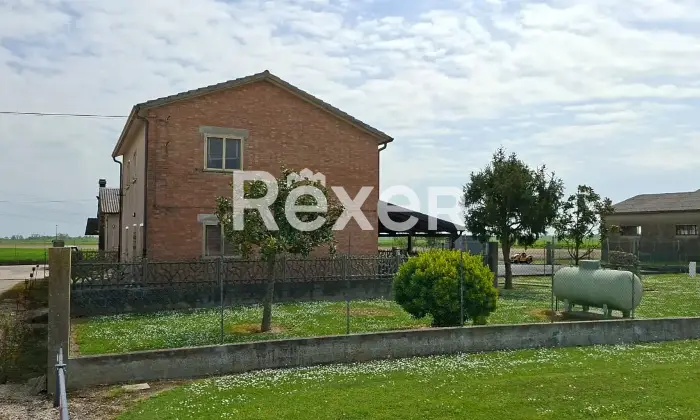 Rexer-Taglio-di-Po-Casa-di-campagna-con-capannone-in-vendita-in-Via-Lombardia-a-Taglio-di-Po-Altro