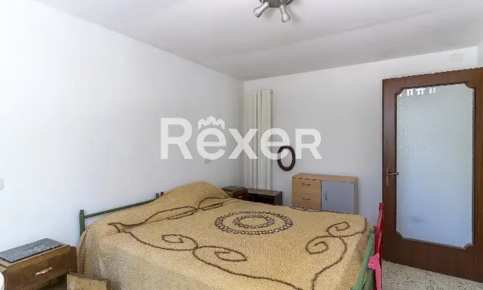 Rexer-Castiglione-del-Lago-Villa-indipendente-con-due-appartamenti-e-ettari-di-terreno-a-Castiglione-del-Lago-Altro