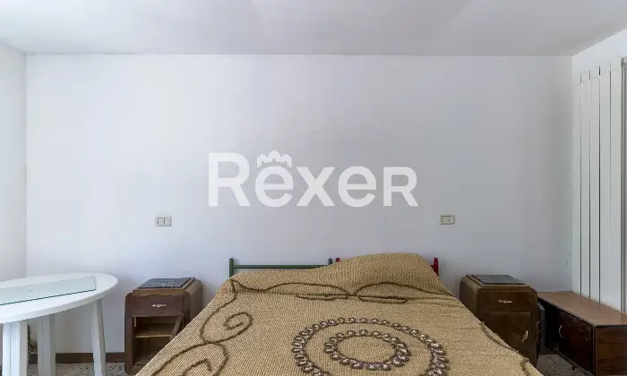 Rexer-Castiglione-del-Lago-Villa-indipendente-con-due-appartamenti-e-ettari-di-terreno-a-Castiglione-del-Lago-Altro