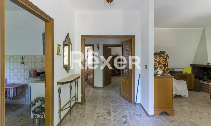 Rexer-Castiglione-del-Lago-Villa-indipendente-con-due-appartamenti-e-ettari-di-terreno-a-Castiglione-del-Lago-Altro