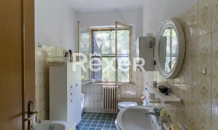 Rexer-Castiglione-del-Lago-Villa-indipendente-con-due-appartamenti-e-ettari-di-terreno-a-Castiglione-del-Lago-Altro