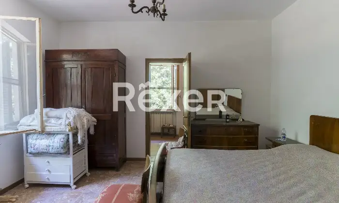 Rexer-Castiglione-del-Lago-Villa-indipendente-con-due-appartamenti-e-ettari-di-terreno-a-Castiglione-del-Lago-Altro