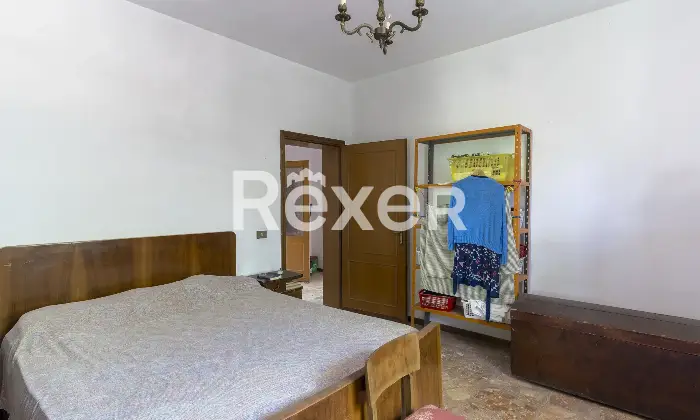 Rexer-Castiglione-del-Lago-Villa-indipendente-con-due-appartamenti-e-ettari-di-terreno-a-Castiglione-del-Lago-Altro