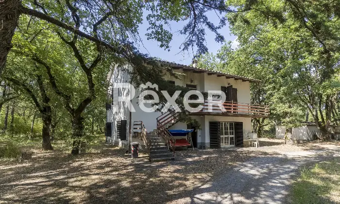 Rexer-Castiglione-del-Lago-Villa-indipendente-con-due-appartamenti-e-ettari-di-terreno-a-Castiglione-del-Lago-Altro