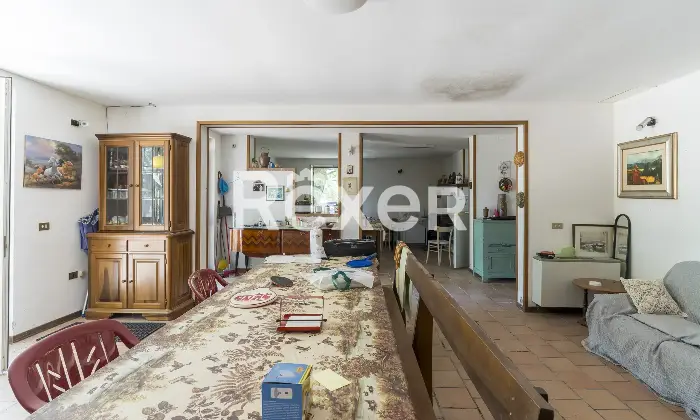 Rexer-Castiglione-del-Lago-Villa-indipendente-con-due-appartamenti-e-ettari-di-terreno-a-Castiglione-del-Lago-Altro
