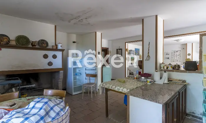Rexer-Castiglione-del-Lago-Villa-indipendente-con-due-appartamenti-e-ettari-di-terreno-a-Castiglione-del-Lago-Altro