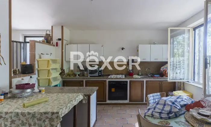 Rexer-Castiglione-del-Lago-Villa-indipendente-con-due-appartamenti-e-ettari-di-terreno-a-Castiglione-del-Lago-Altro