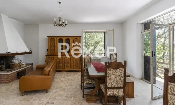 Rexer-Castiglione-del-Lago-Villa-indipendente-con-due-appartamenti-e-ettari-di-terreno-a-Castiglione-del-Lago-Altro
