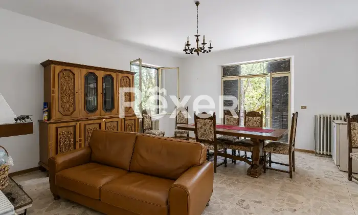 Rexer-Castiglione-del-Lago-Villa-indipendente-con-due-appartamenti-e-ettari-di-terreno-a-Castiglione-del-Lago-Altro