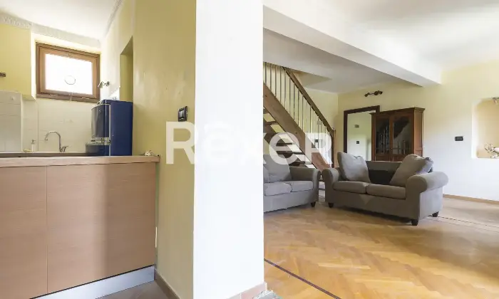 Rexer-Torino-Villetta-semi-indipendente-con-giardino-privato-Altro