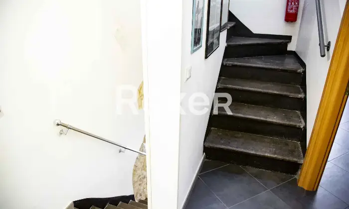 Rexer-Ragusa-Ampia-casa-storica-su-pi-livelli-Altro