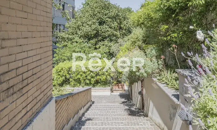 Rexer-Roma-Appartamento-ampio-e-luminoso-con-tripla-esposizione-e-posto-auto-coperto-Altro