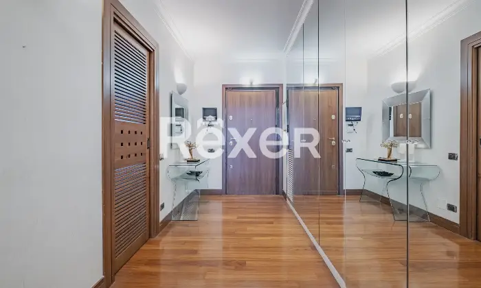 Rexer-Roma-Appartamento-ampio-e-luminoso-con-tripla-esposizione-e-posto-auto-coperto-Altro
