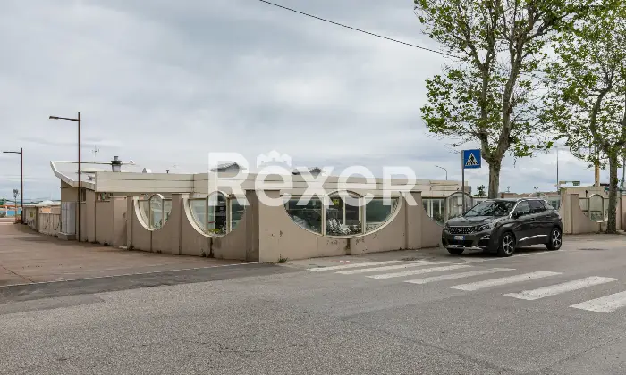 Rexer-RIMINI-Locale-per-lintrattenimento-con-licenze-Altro