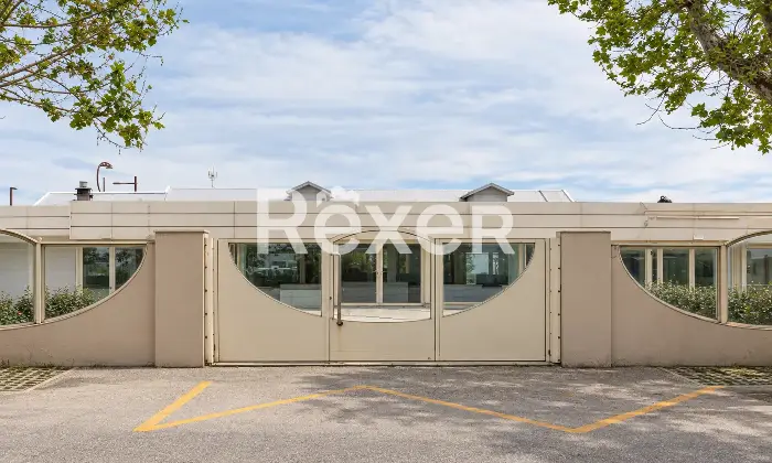 Rexer-RIMINI-Locale-pronto-alluso-ristorazione-e-intrattenimento-Altro