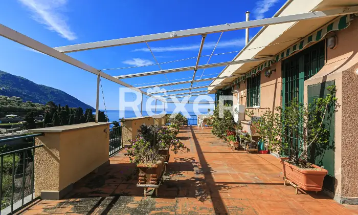 Rexer-Recco-Appartamento-con-Terrazzo-Fronte-Mare-e-Box-Auto-Altro