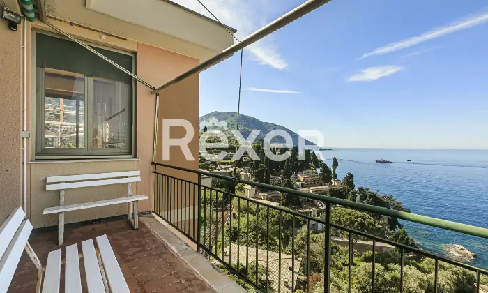 Rexer-Recco-Appartamento-con-Terrazzo-Fronte-Mare-e-Box-Auto-Altro