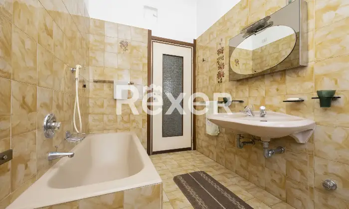 Rexer-Concorezzo-Concorezzo-Villa-singola-di-mq-con-taverna-e-giardino-di-mq-Altro