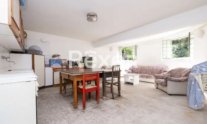 Rexer-Concorezzo-Concorezzo-Villa-singola-di-mq-con-taverna-e-giardino-di-mq-Altro