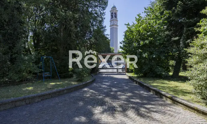 Rexer-Concorezzo-Concorezzo-Villa-singola-di-mq-con-taverna-e-giardino-di-mq-Altro