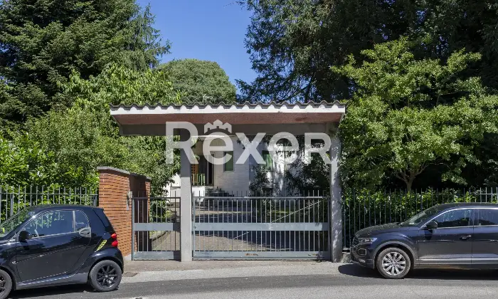 Rexer-Concorezzo-Concorezzo-Villa-singola-di-mq-con-taverna-e-giardino-di-mq-Altro