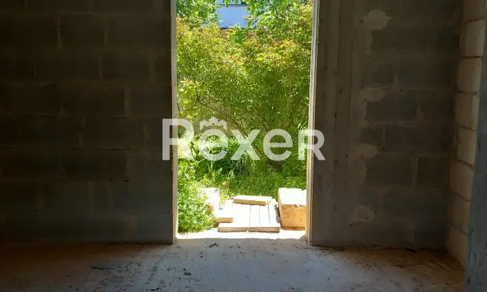 Rexer-PresicceAcquarica-Fabbricato-indipendente-allo-stato-rustico-Altro
