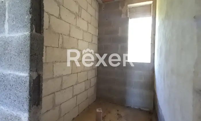 Rexer-PresicceAcquarica-Fabbricato-indipendente-allo-stato-rustico-Altro