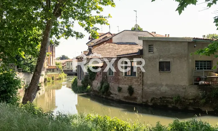 Rexer-Binasco-Ampio-Locali-con-box-auto-e-balcone-panoramico-Altro