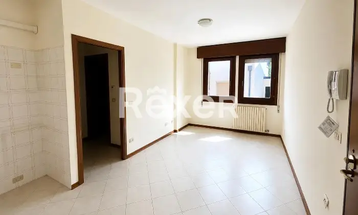 Rexer-Cadoneghe-Cadoneghe-PD-Luminoso-appartamento-bicamere-in-contesto-di-sole-quattro-unit-Altro