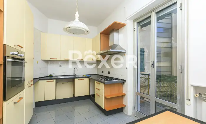Rexer-Genova-VENDESILUMINOSO-APPARTAMENTO-MQ-PIU-BOX-MQ-EURO-Altro