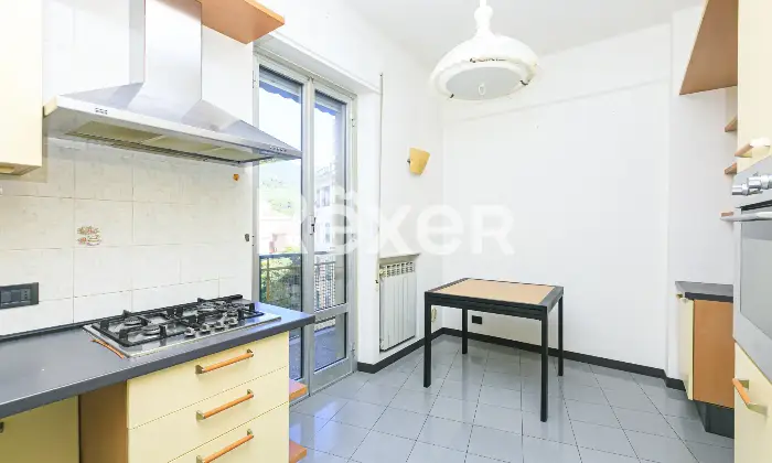 Rexer-Genova-VENDESILUMINOSO-APPARTAMENTO-MQ-PIU-BOX-MQ-EURO-Altro