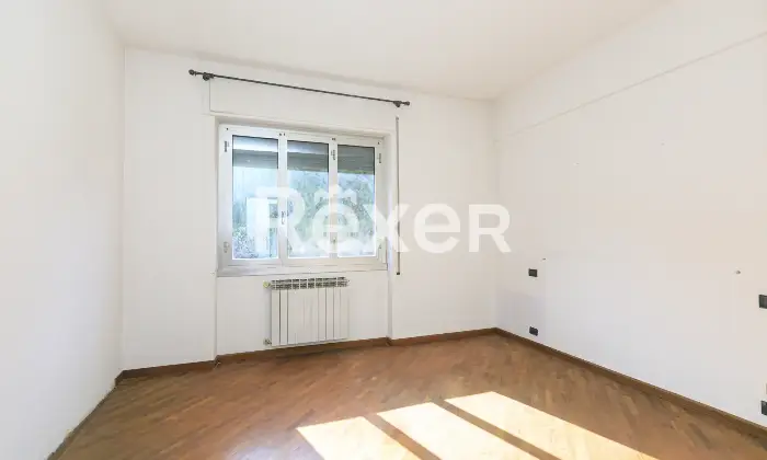 Rexer-Genova-VENDESILUMINOSO-APPARTAMENTO-MQ-PIU-BOX-MQ-EURO-Altro