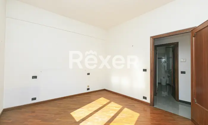 Rexer-Genova-VENDESILUMINOSO-APPARTAMENTO-MQ-PIU-BOX-MQ-EURO-Altro