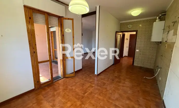 Rexer-Savona-Ampia-metratura-con-terrazza-pauto-e-cantina-Altro