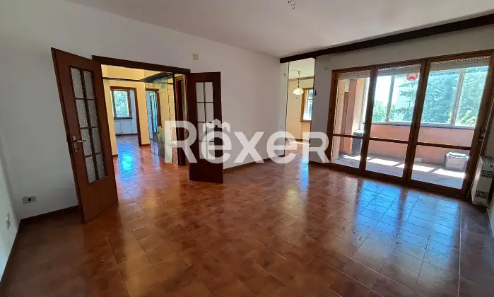 Rexer-Savona-Ampia-metratura-con-terrazza-pauto-e-cantina-Altro