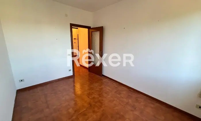 Rexer-Savona-Ampia-metratura-con-terrazza-pauto-e-cantina-Altro