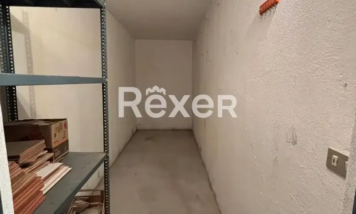 Rexer-Savona-Ampia-metratura-con-terrazza-pauto-e-cantina-Altro