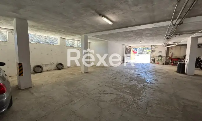 Rexer-Savona-Ampia-metratura-con-terrazza-pauto-e-cantina-Altro