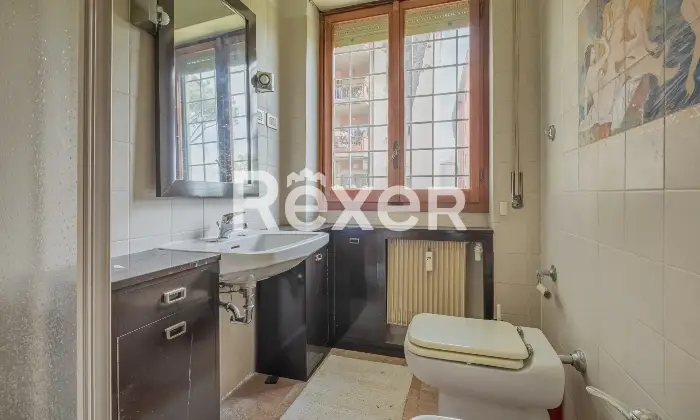 Rexer-Mostacciano-Appartamento-di-Mq-con-tripla-esposizione-box-e-cantina-Altro