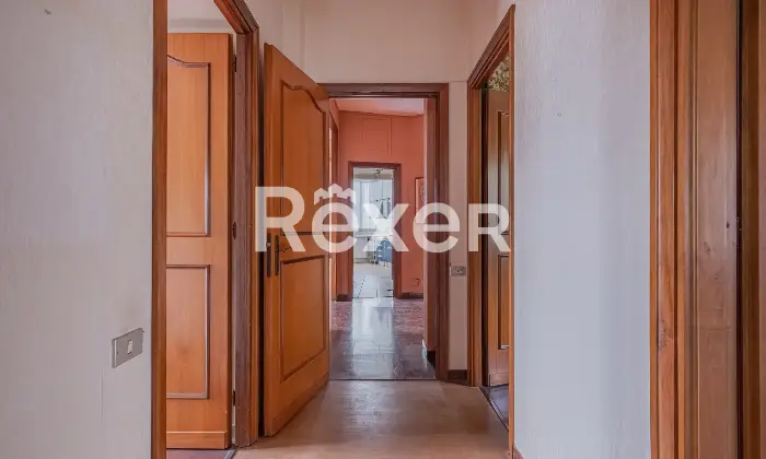 Rexer-Mostacciano-Appartamento-di-Mq-con-tripla-esposizione-box-e-cantina-Altro