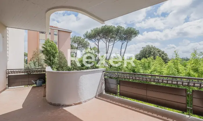 Rexer-Mostacciano-Appartamento-di-Mq-con-tripla-esposizione-box-e-cantina-Altro