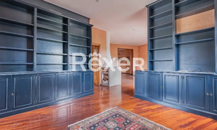 Rexer-Mostacciano-Appartamento-di-Mq-con-tripla-esposizione-box-e-cantina-Altro