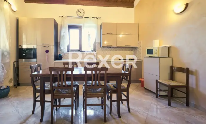 Rexer-Ari-VILLETTA-INDIPENDENTE-CON-TERRENO-DI-MQ-E-CANTINA-Altro
