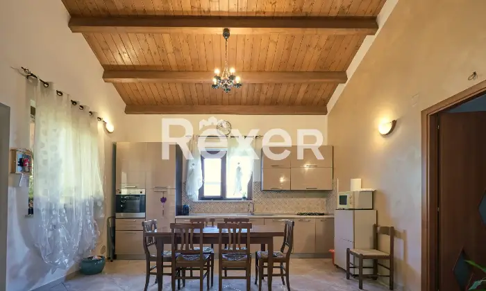 Rexer-Ari-VILLETTA-INDIPENDENTE-CON-TERRENO-DI-MQ-E-CANTINA-Altro