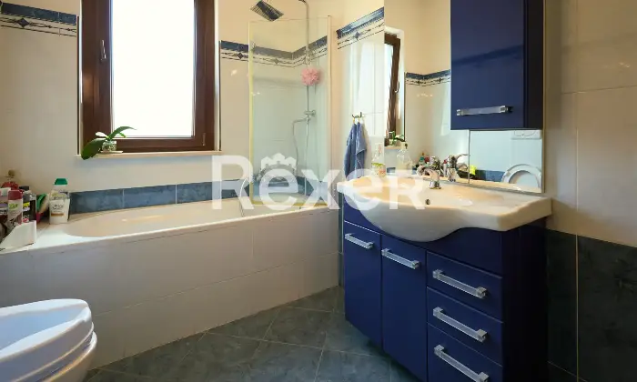 Rexer-Ari-VILLETTA-INDIPENDENTE-CON-TERRENO-DI-MQ-E-CANTINA-Altro