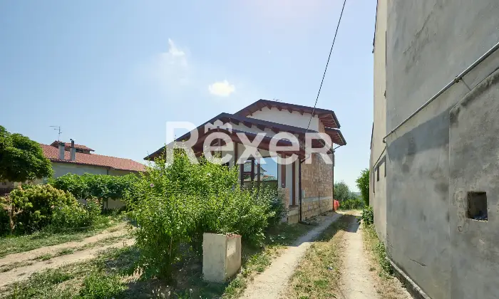 Rexer-Ari-VILLETTA-INDIPENDENTE-CON-TERRENO-DI-MQ-E-CANTINA-Altro